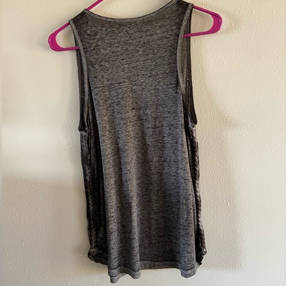 Maurice’s Shirt - Picture 3 of 3